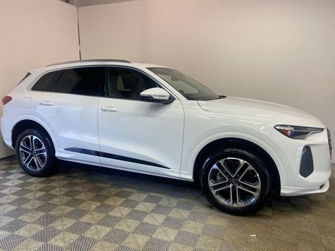 New 2025 Audi Q5 Premium Plus image 3