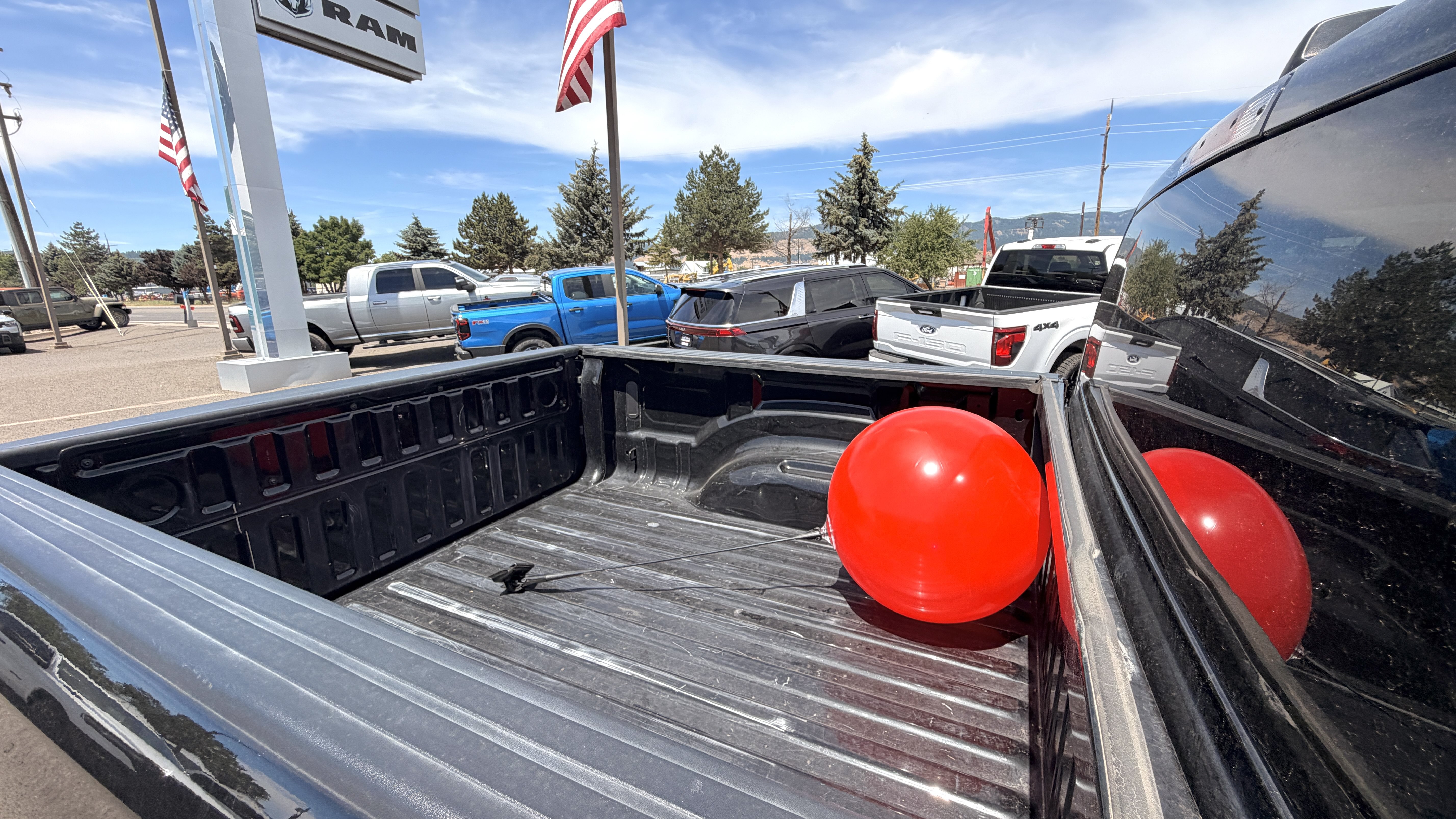 Used 2024 RAM 1500 Laramie w/ Off Road Group AWD/4WD image 17
