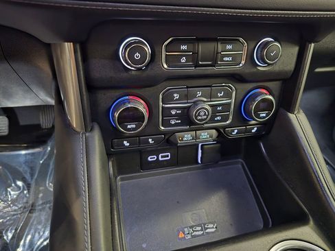 Used 2024 Chevrolet Tahoe LT AWD/4WD image 26
