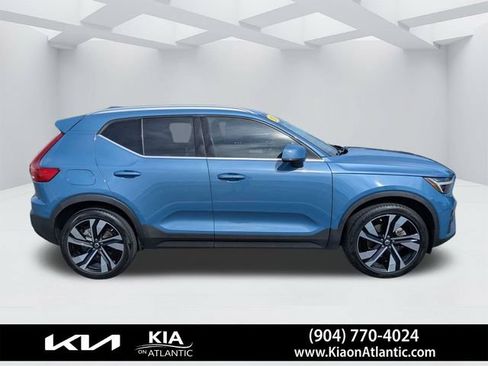 Used 2024 Volvo XC40 B5 Ultimate w/ Protection Package Premier AWD/4WD image 2