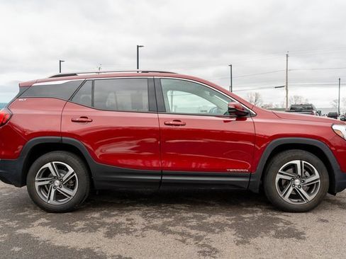 Used 2021 GMC Terrain SLT w/ Infotainment Package II image 5