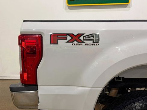 Used 2017 Ford F250 XL w/ Power Equipment Group AWD/4WD image 5
