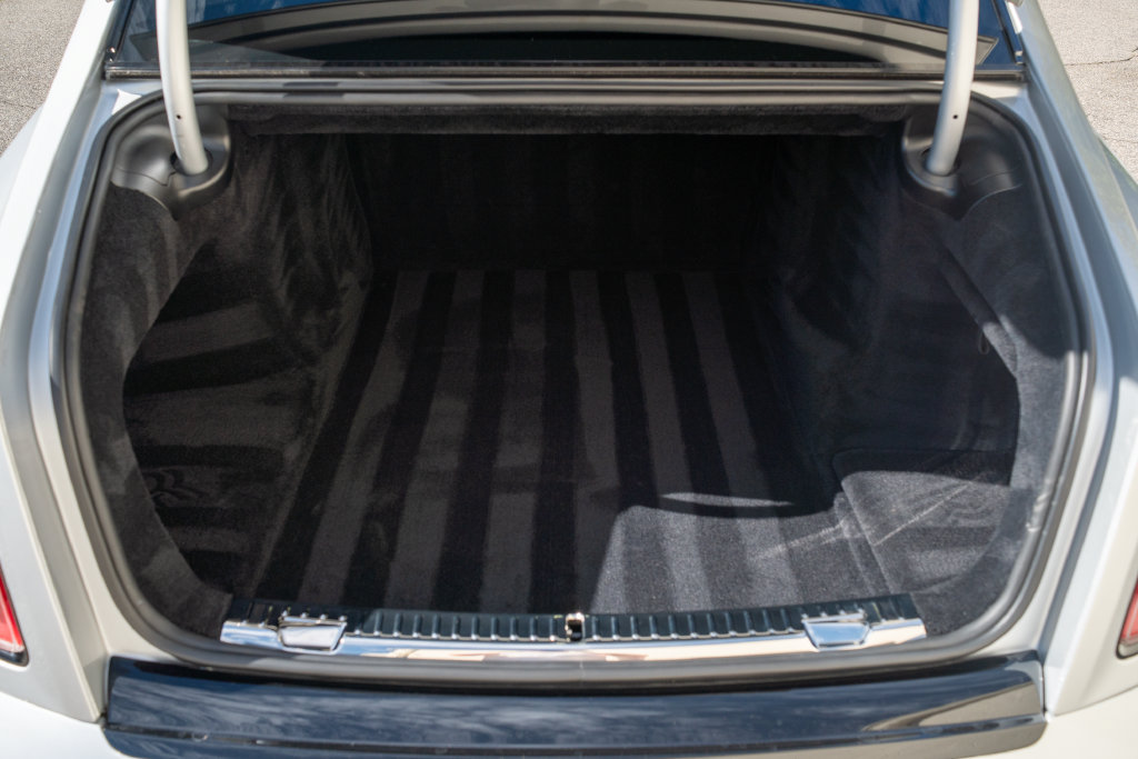 Used 2024 Rolls-Royce Phantom Sedan RWD image 25
