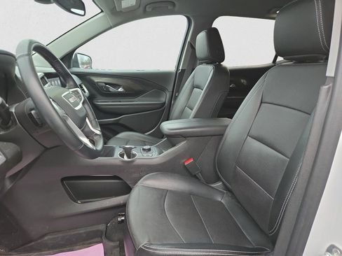 Used 2023 GMC Terrain SLT image 9