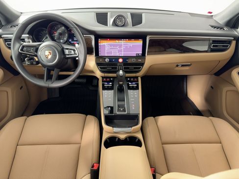 Certified 2026 Porsche Macan AWD/4WD image 17