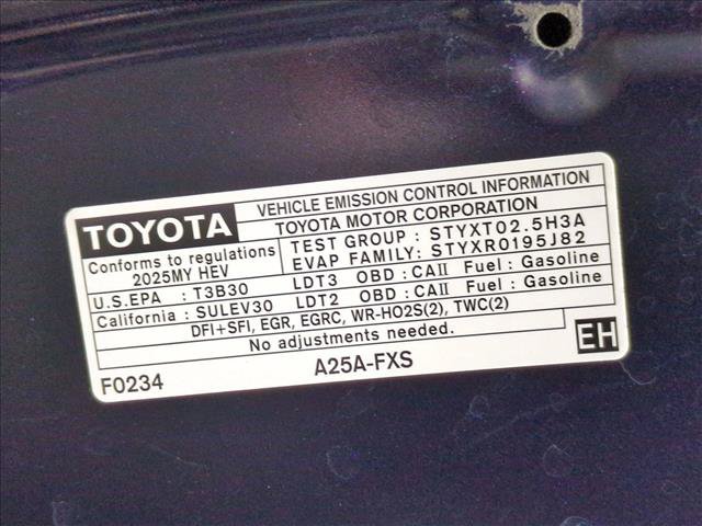 Used 2025 Toyota Sienna XLE FWD image 26
