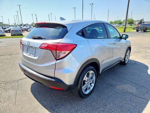 Used 2016 Honda HR-V EX image 4