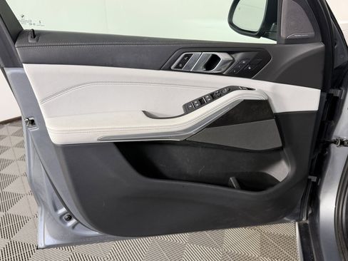 Used 2024 BMW X5 xDrive40i w/ Premium Package image 12