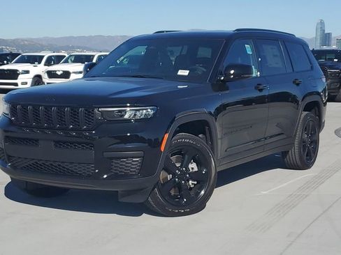 New 2025 Jeep Grand Cherokee L Altitude image 35