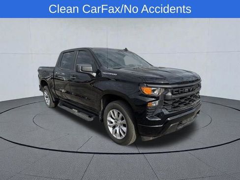 Used 2023 Chevrolet Silverado 1500 Custom AWD/4WD image 2
