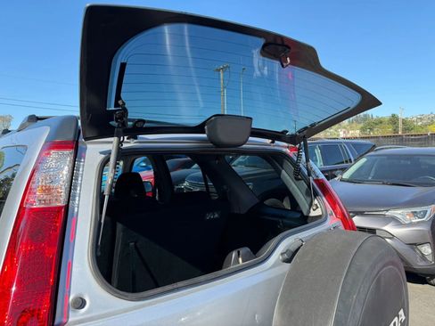 Used 2005 Honda CR-V LX image 11