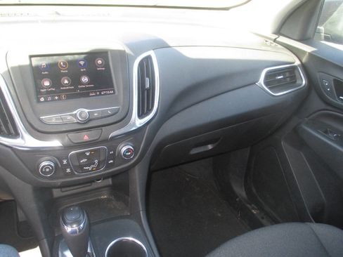 Used 2020 Chevrolet Equinox LT FWD image 18