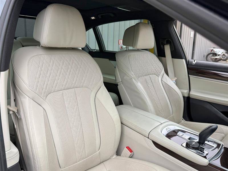 Used 2016 BMW 740i RWD image 33