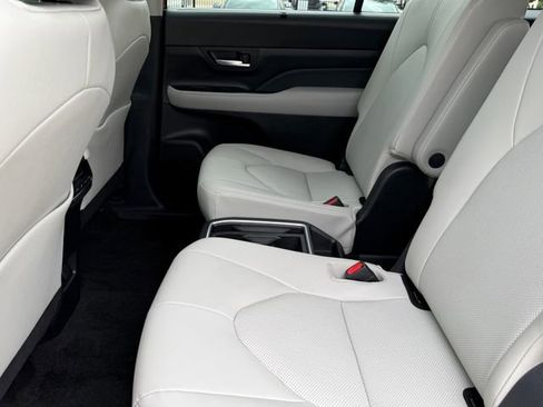 Used 2026 Toyota Grand Highlander AWD image 29