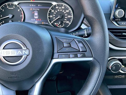 Used 2025 Nissan Altima 2.5 SV image 25