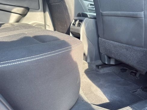 Used 2024 Nissan Rogue S FWD image 26