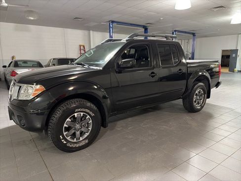 Used 2017 Nissan Frontier PRO-4X w/ Pro-4x Luxury Package image 3