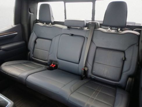 Used 2023 Chevrolet Silverado 1500 High Country w/ High Country Premium Package AWD/4WD image 9
