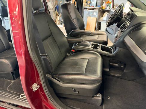 Used 2018 Dodge Grand Caravan GT FWD image 16