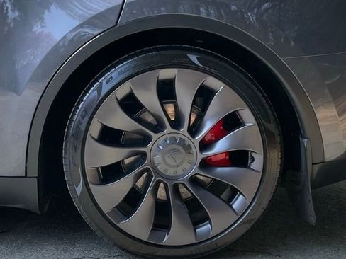 Used 2021 Tesla Model Y Performance image 6