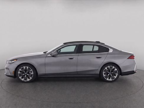 Used 2026 BMW 530i RWD image 6
