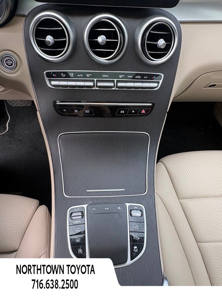 Used 2021 Mercedes-Benz GLC 300 4MATIC image 24