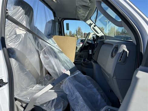 New 2024 Ford E-450 and Econoline 450 Super Duty w/ Power Windows & Locks Group image 40