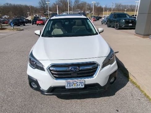 Used 2018 Subaru Outback 2.5i Limited image 4