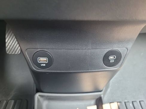 Used 2024 Kia EV6 Light RWD image 24