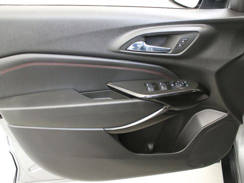 Used 2024 Chevrolet Trax RS w/ Driver Confidence Package FWD image 13