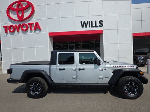 Used 2023 Jeep Gladiator Rubicon w/ LED Lighting Group AWD/4WD image 1