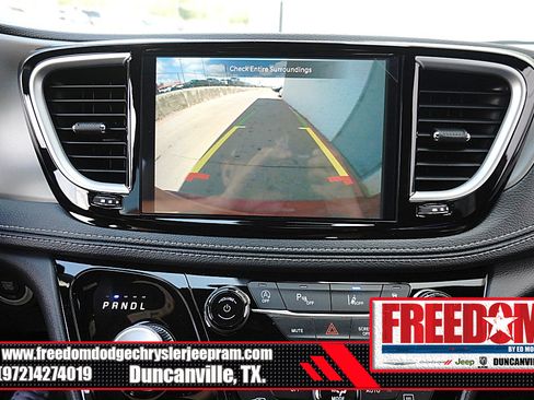 New 2027 Chrysler Pacifica Select FWD image 21