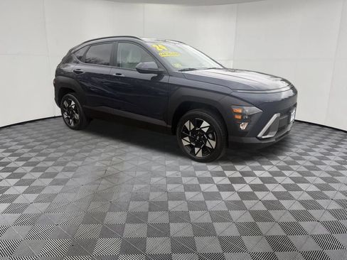 Used 2024 Hyundai Kona SEL w/ Convenience Package AWD/4WD image 3