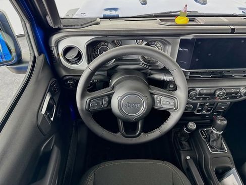 New 2025 Jeep Gladiator Sport image 23