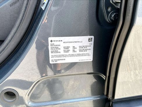 Used 2023 Rivian R1S Adventure AWD/4WD image 21
