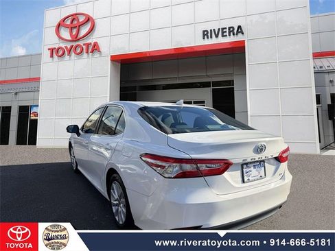 Used 2020 Toyota Camry LE image 7