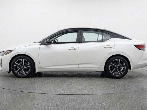 Used 2025 Nissan Sentra SV image 4