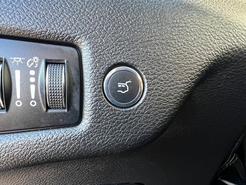 Certified 2019 Jeep Cherokee Limited image 18