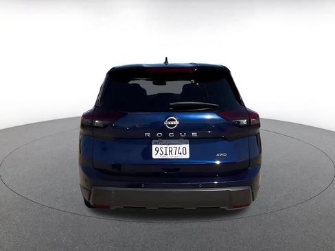 Used 2025 Nissan Rogue SV AWD/4WD image 12