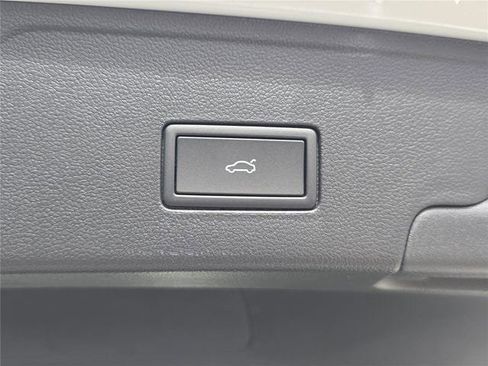 New 2026 Volkswagen Atlas Cross Sport SEL R-Line image 30