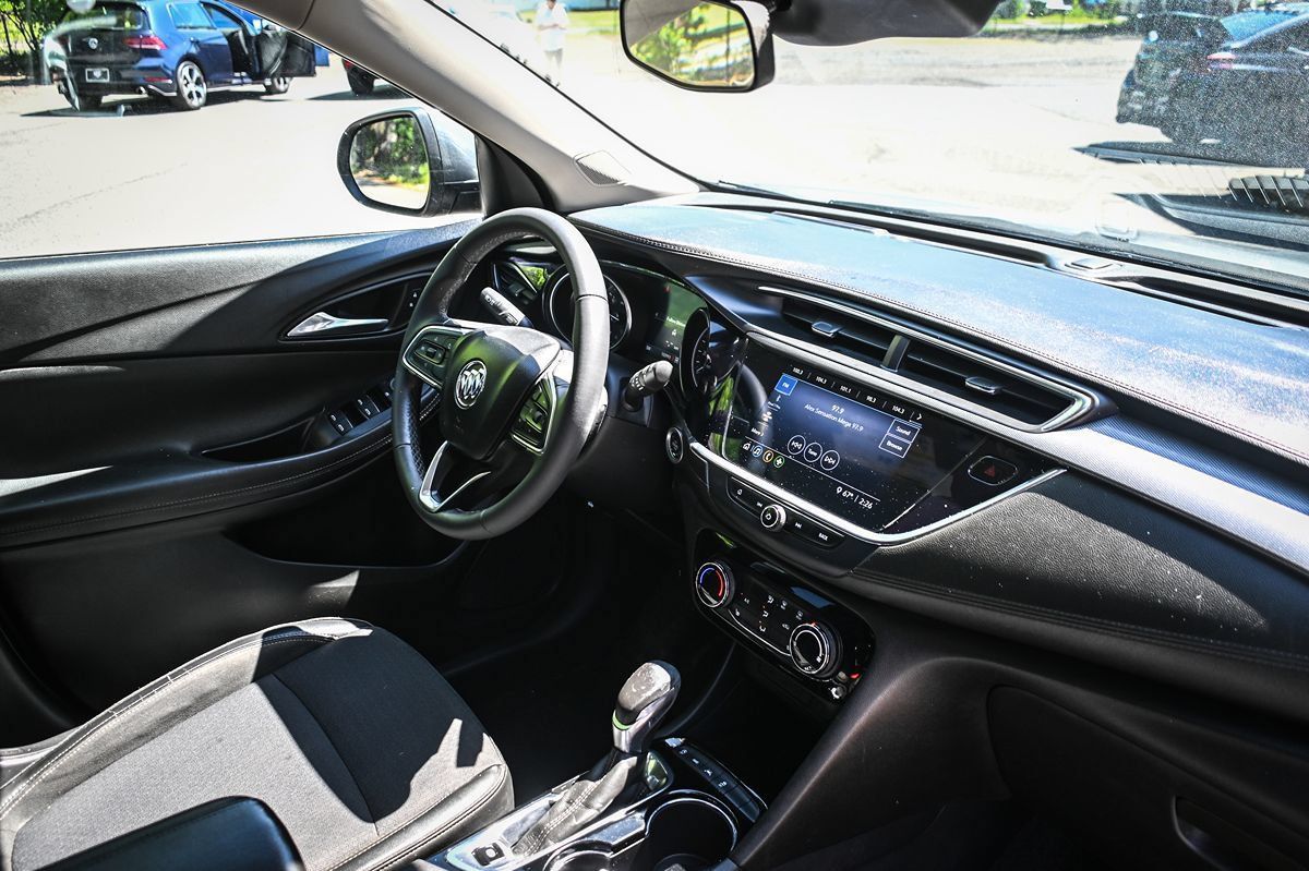 Used 2020 Buick Encore GX Preferred w/ Cold Weather Comfort Package AWD/4WD image 19