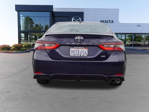 Used 2022 Toyota Camry SE FWD image 4