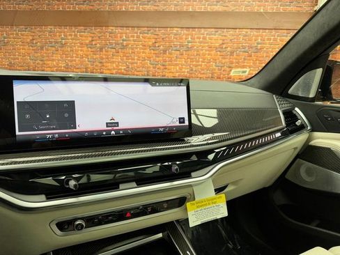 New 2026 BMW X7 M60i image 17