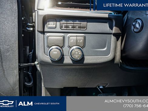 New 2026 Chevrolet Suburban Premier RWD image 36