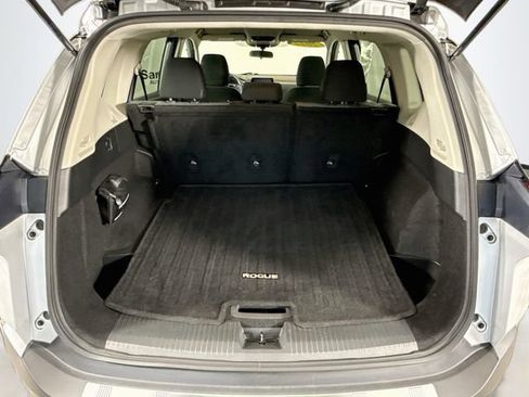 Used 2022 Nissan Rogue SV FWD image 24