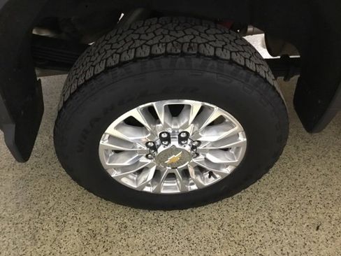 Used 2022 Chevrolet Silverado 2500 High Country w/ Technology Package image 27