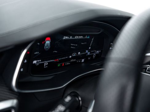 Used 2024 Audi RS 6 performance image 14