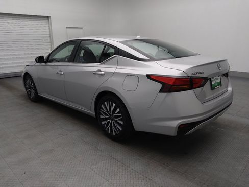 Used 2024 Nissan Altima 2.5 SV image 3