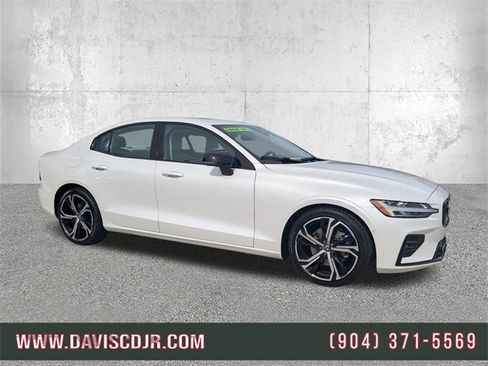 Used 2024 Volvo S60 B5 Plus image 1