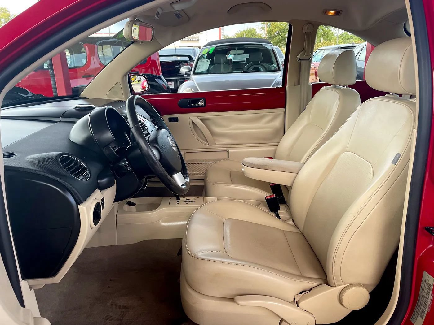 Used 2009 Volkswagen Beetle Coupe FWD image 9